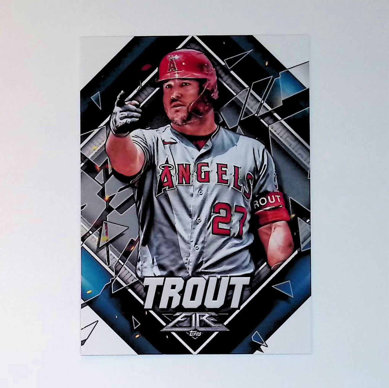 Mike Trout 2022 Topps Fire #81 - LoCo Collectables