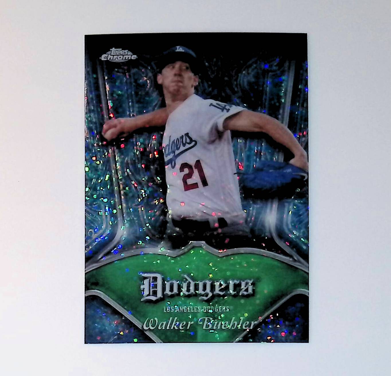 Walker Buehler 2022 Topps Chrome Club Plaques Grass Green Speckle Refractor #P-25, 20 /99 - LoCo Collectables