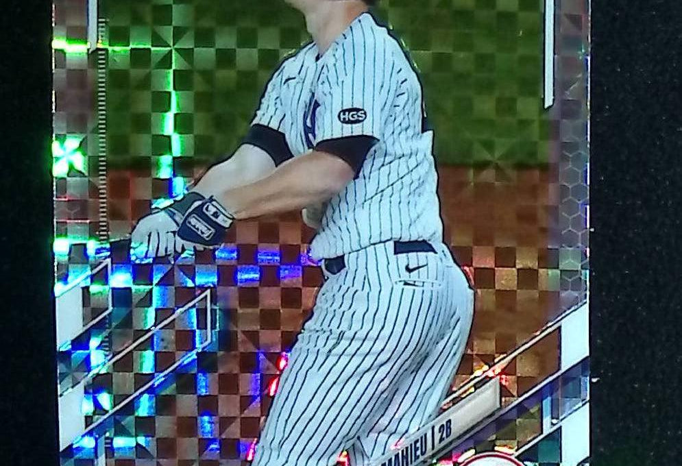 DJ LeMahieu 2021 Topps Chrome X-Fractors #105 - LoCo Collectables