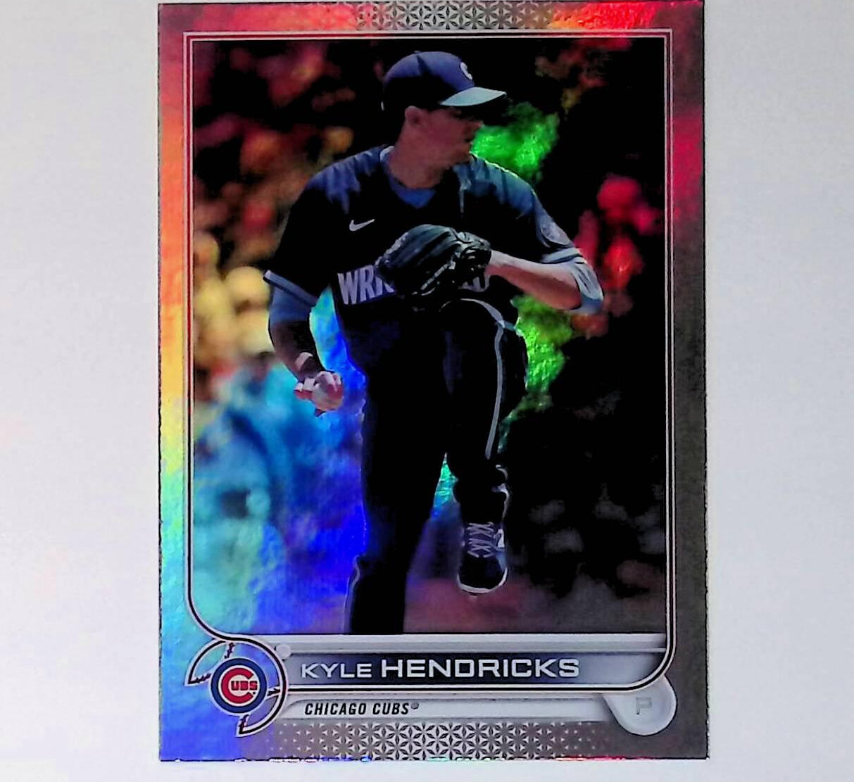 2022 Topps #168 Kyle Hendricks Rainbow Foil - LoCo Collectables