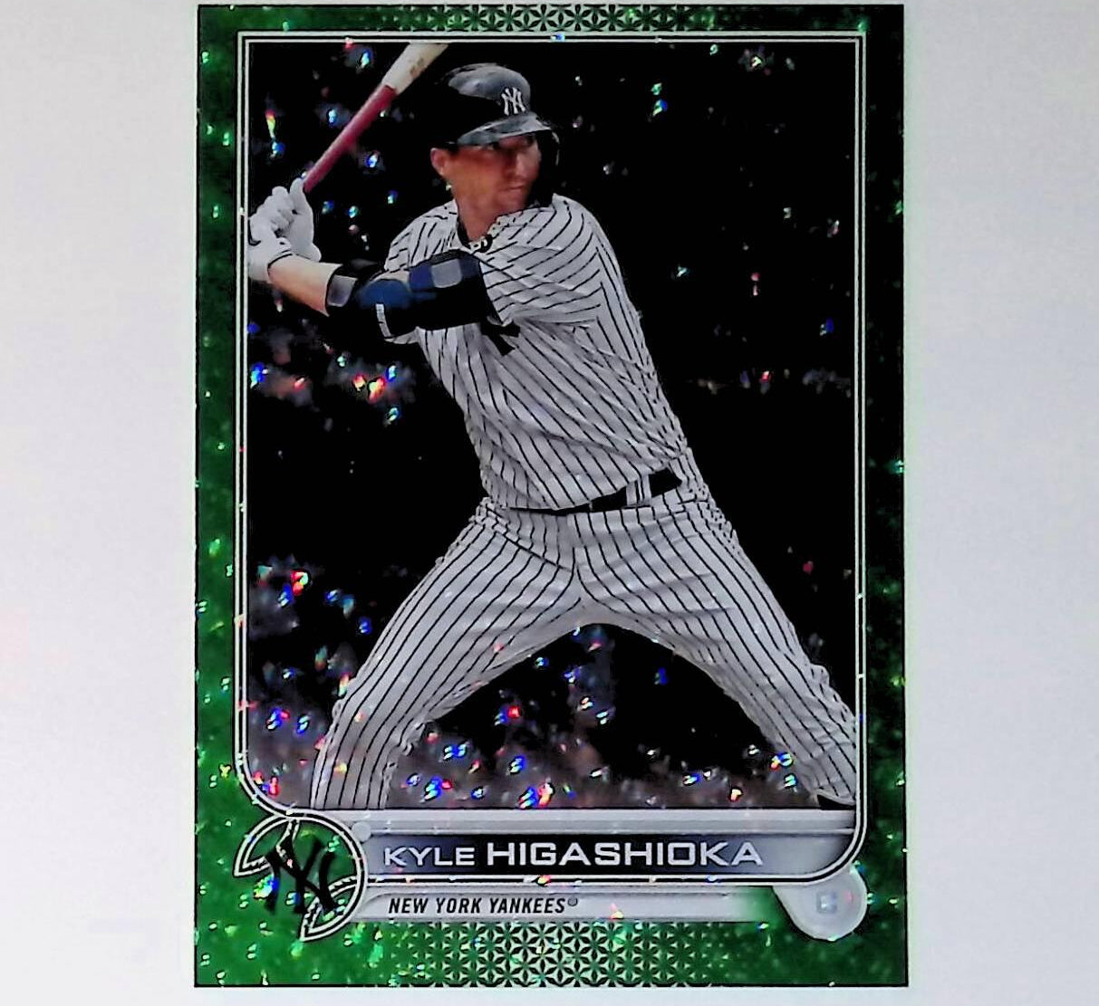 2022 Topps #292 Kyle Higashioka Green Foilboard - LoCo Collectables