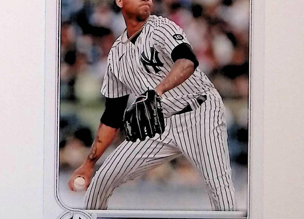 2022 Topps #131 Luis Gil Rookie - LoCo Collectables