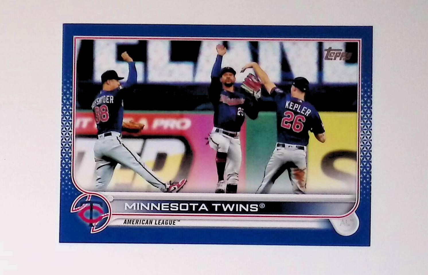 2022 Topps Royal Blue #435 Minnesota Twins - LoCo Collectables