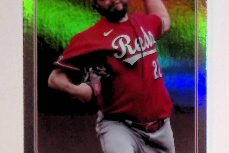 2022 Topps #203 Wade Miley Rainbow Foil - LoCo Collectables