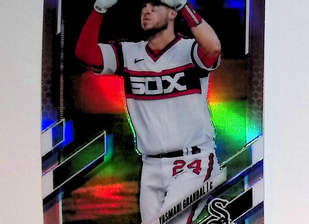 2021 Topps Chrome #204 Yasmani Grandal Refractor - LoCo Collectables